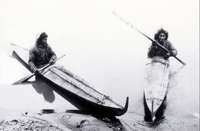 Inuit paddlers in the canadian arctic